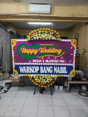 Papan Bunga di Cicadas Binong